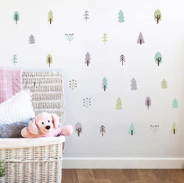 מדבקות קיר עצים נורדיים לעיצוב חדרי ילדים ותינוקות