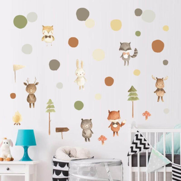 מדבקת קיר לעיצוב חדרי ילדים וילדות בעיצוב נורדי עם חיות יפהפיות